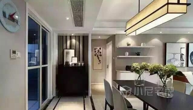 135㎡/三室兩廳兩衛(wèi)/現(xiàn)代